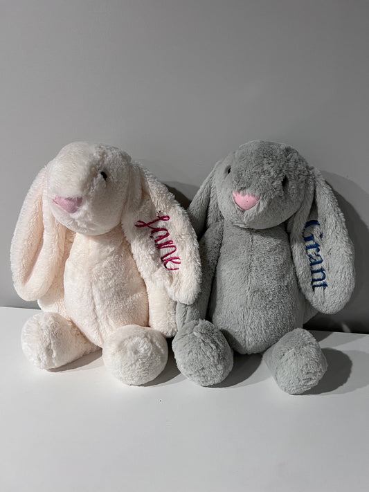 PREORDER : Embroidered Easter Bunny, deadline 2/23
