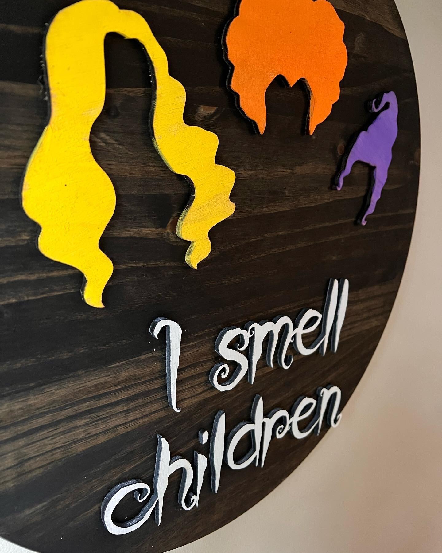 I smell children door sign